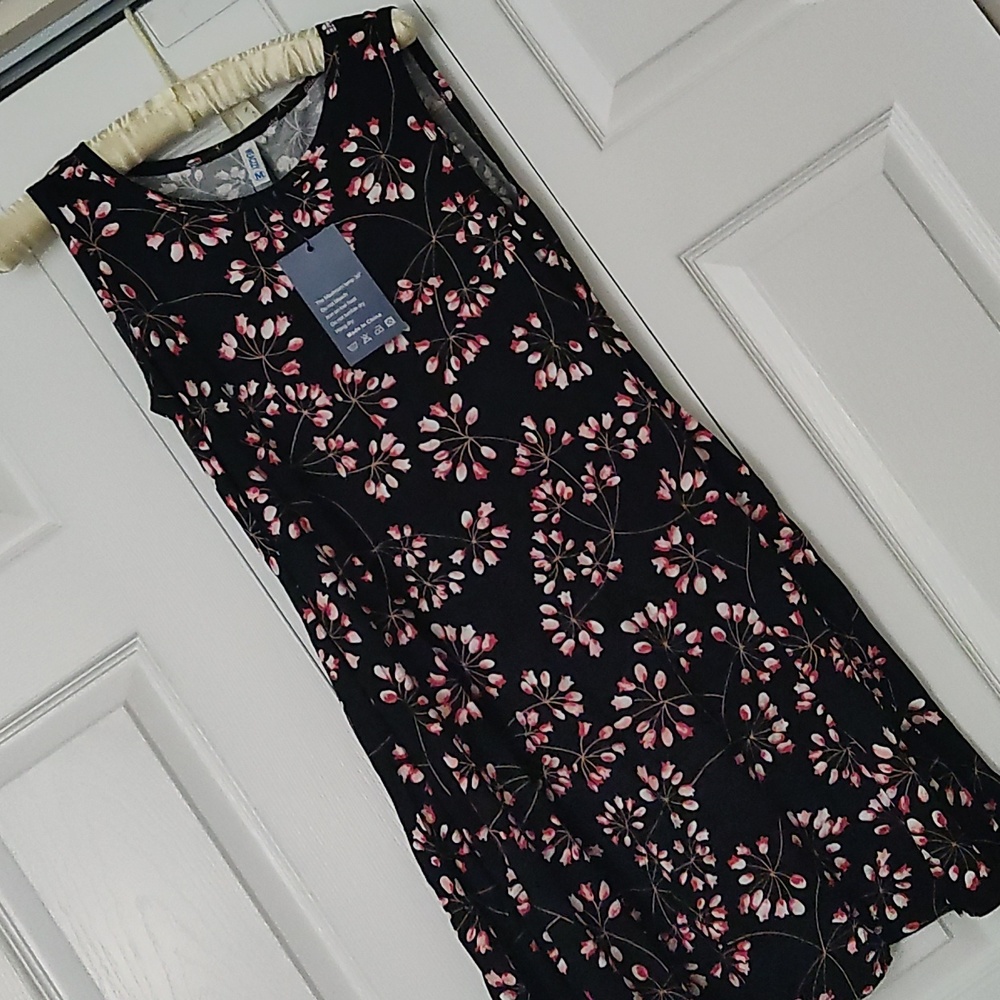 Woman's flower dress NWT - Picture 2 of 4